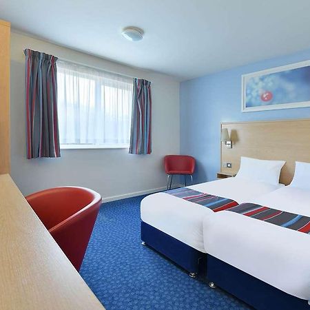 Travelodge Халифакс Стая снимка