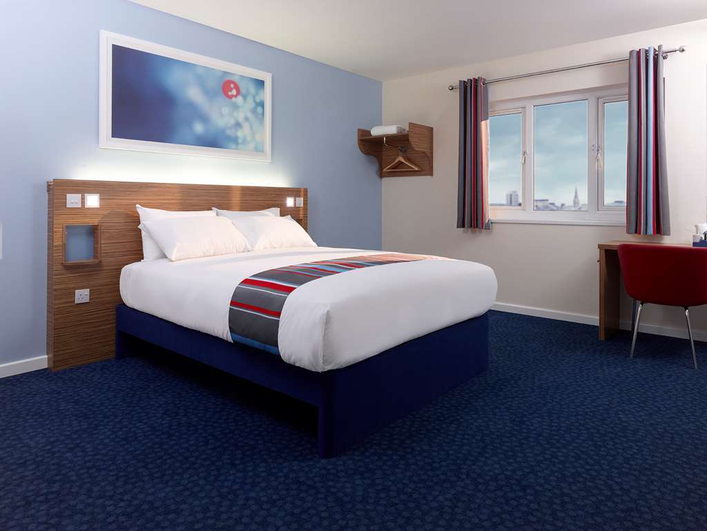 Travelodge Халифакс Стая снимка